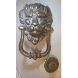 A 19TH CENTURY BRASS LION HEAD DOOR KNOCKER & STRICKER, 19cm x 11.4cm x 4.4cm approx