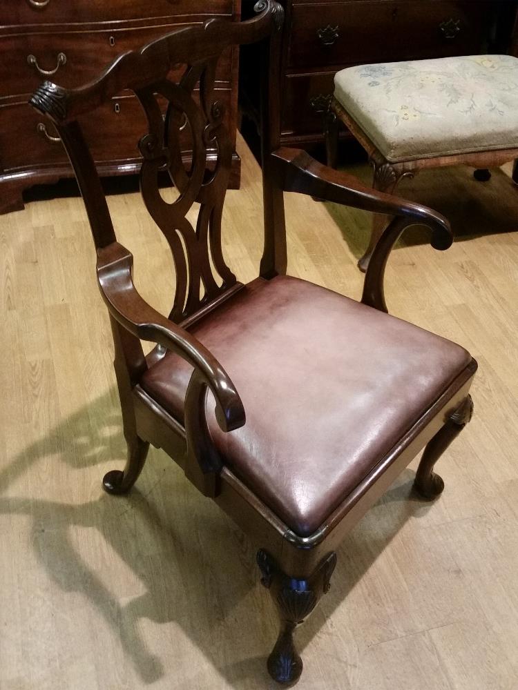 A RARE & WONDERFUL 18TH CENTURY IRISH CARVED MAHOGANY ARMCHAIR, with a shaped crest rail having - Image 2 of 12