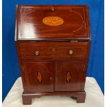 A VERY FINE MINIATURE MAHOGANY INLAID TABLE TOP BUREAU / SECRETAIRE, ‘M. Butler of Dublin’ stamp and