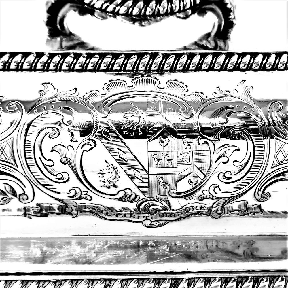 A VERY FINE PAIR OF IRISH EARLY 19TH CENTURY SILVER ENTRÉE DISHES, Dublin, 1828, by Charles Marsh, - Image 6 of 7