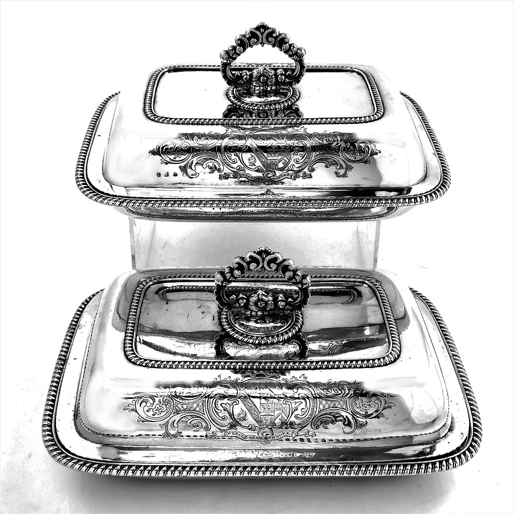 A VERY FINE PAIR OF IRISH EARLY 19TH CENTURY SILVER ENTRÉE DISHES, Dublin, 1828, by Charles Marsh, - Image 2 of 7