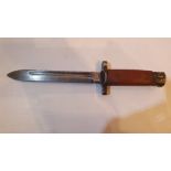 A WORLD WAR I BRITISH ARMY BAYONETTE / DAGGER, 6.3 x 29.2 x 2.5 cm approx.