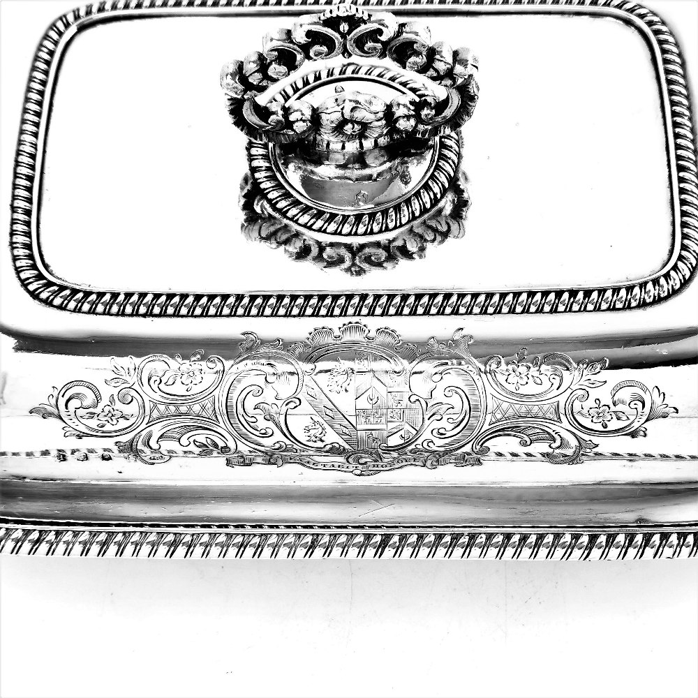 A VERY FINE PAIR OF IRISH EARLY 19TH CENTURY SILVER ENTRÉE DISHES, Dublin, 1828, by Charles Marsh, - Image 4 of 7