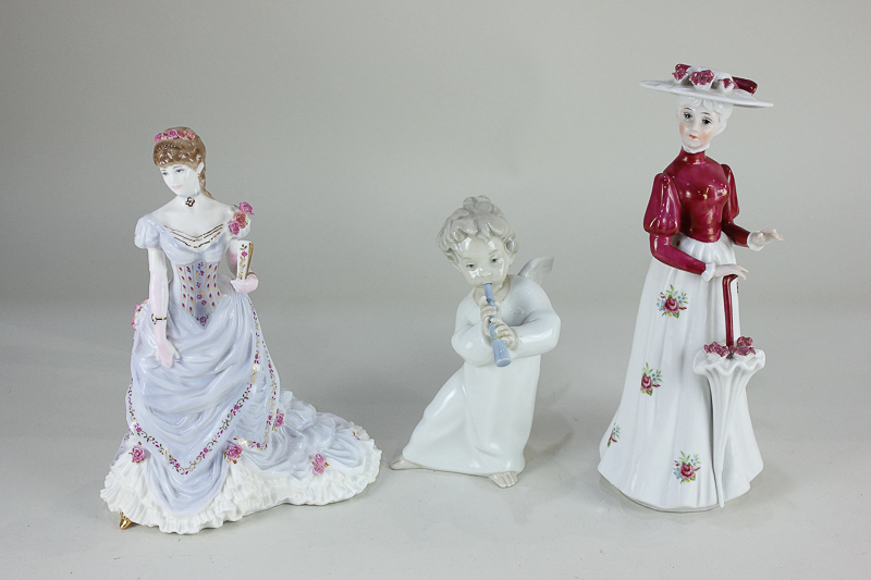 A Royal Worcester porcelain 'Splendour at Court' limited edition figure of a lady, 'The Golden