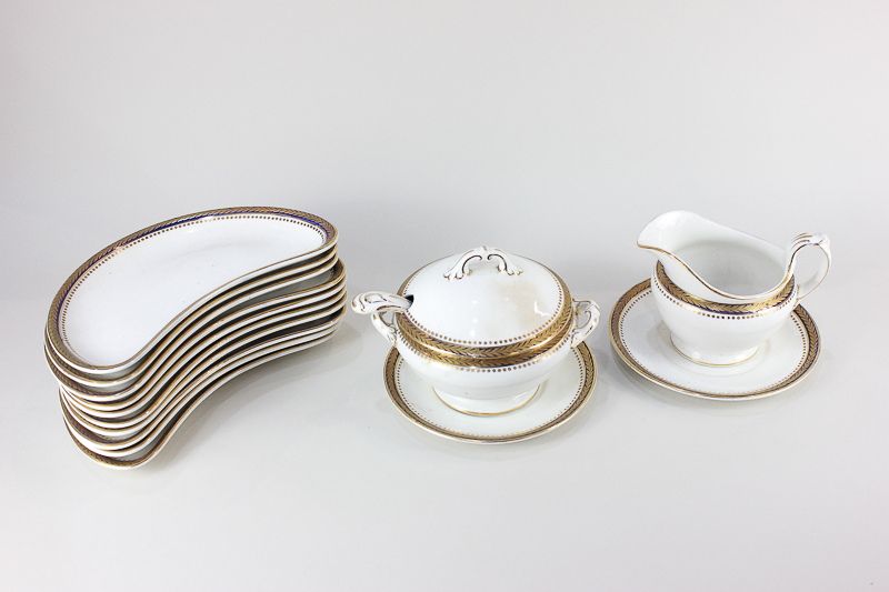 A Wedgwood Imperial porcelain part service, comprising sauce tureen and cover, ladle and saucer, ten