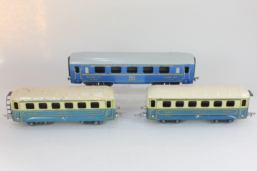Two JEP O gauge model railway Pullman coaches, and a JEP O gauge Compagnie Internationale des Wagons
