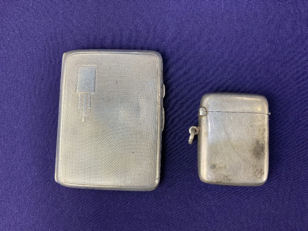 A George V silver cigarette case, makers Joseph Gloster Ltd, Birmingham 1935, together with a silver