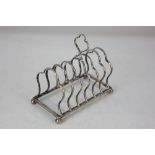 A George V silver six division toast rack, maker CE, London 1928, 4.5oz