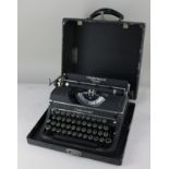 An Underwood 'Universal' typewriter in fitted carry case