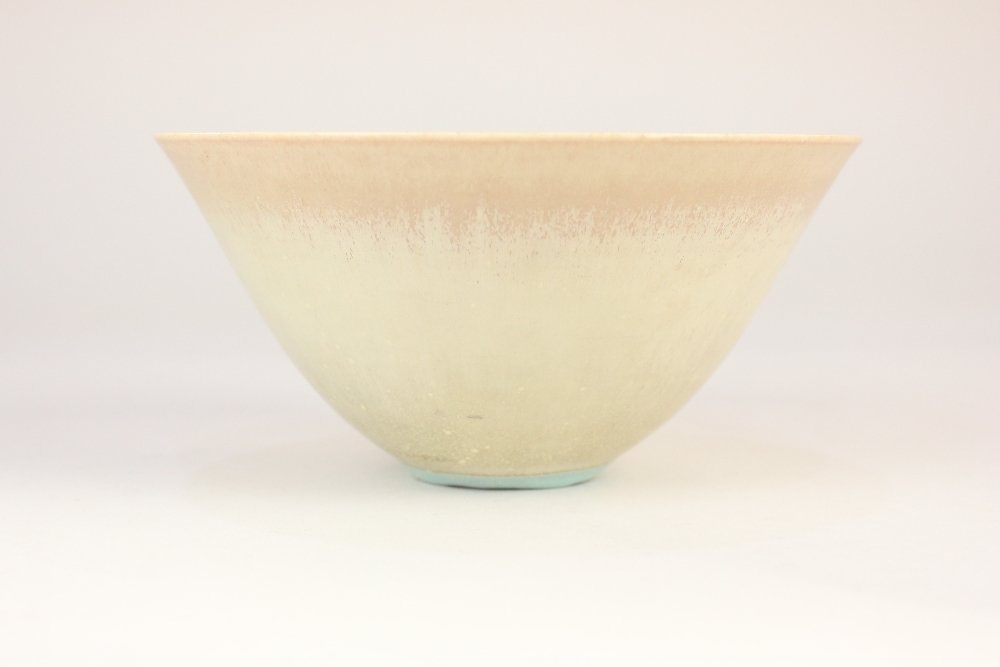 A Stig Lindberg for Gustavsberg, Sweden conical bowl, cream glaze with radiating horizontal lines to - Image 3 of 5