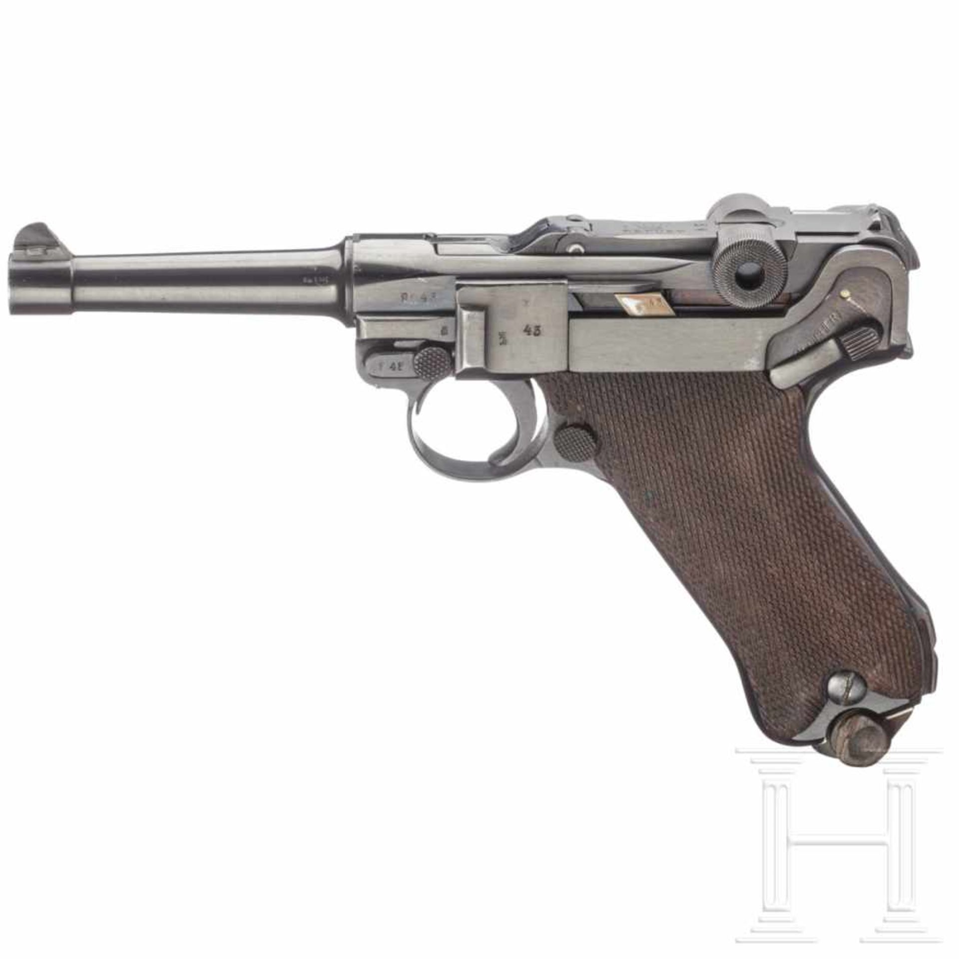 Pistole 08, ErfurtKal. 9mm Luger, Nr. 9943, Nummerngleich, inkl. Schlagbolzen und Griffschalen.
