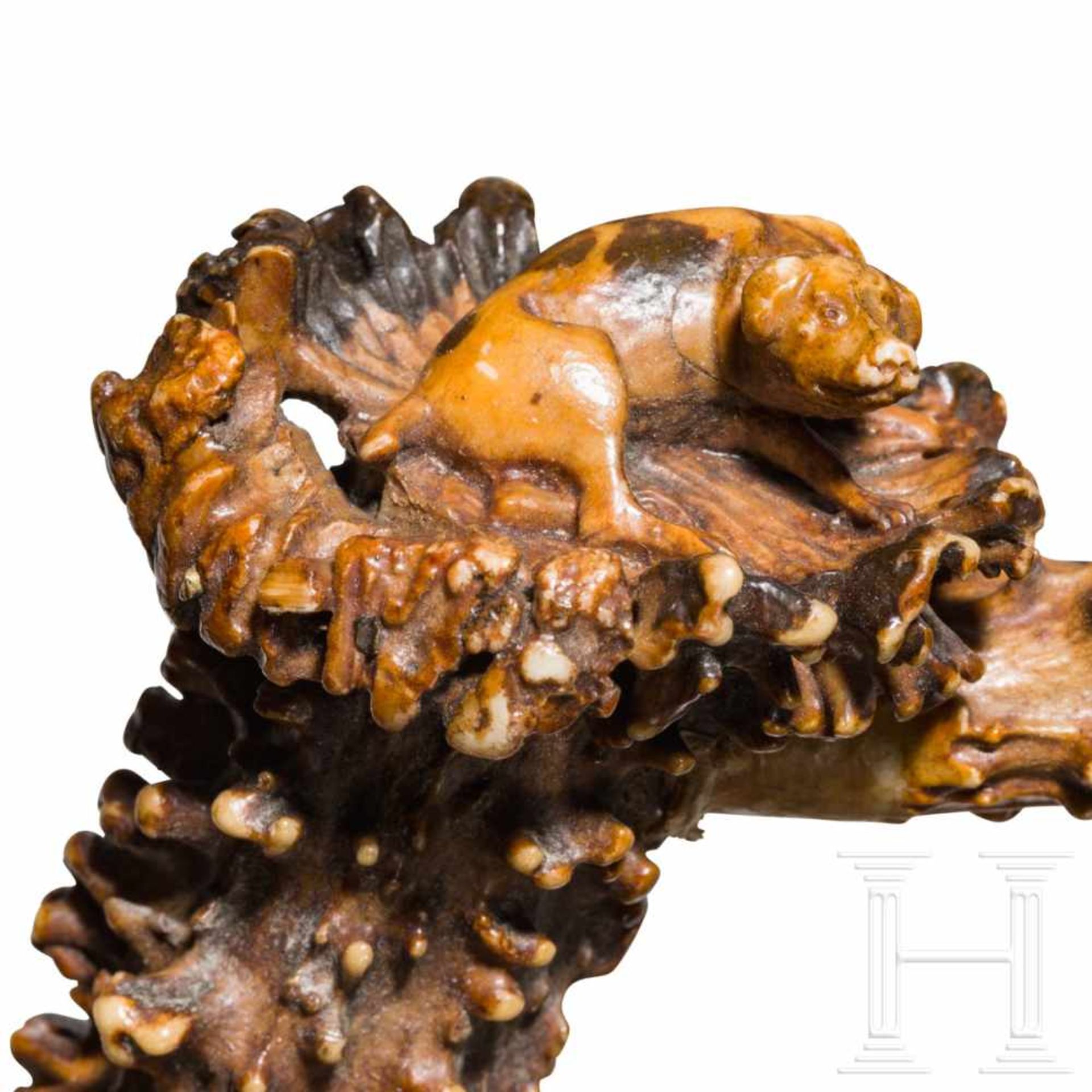A rare southern German carved staghorn pipe with hunting motives, 19th centuryGeschnitzter - Bild 4 aus 4