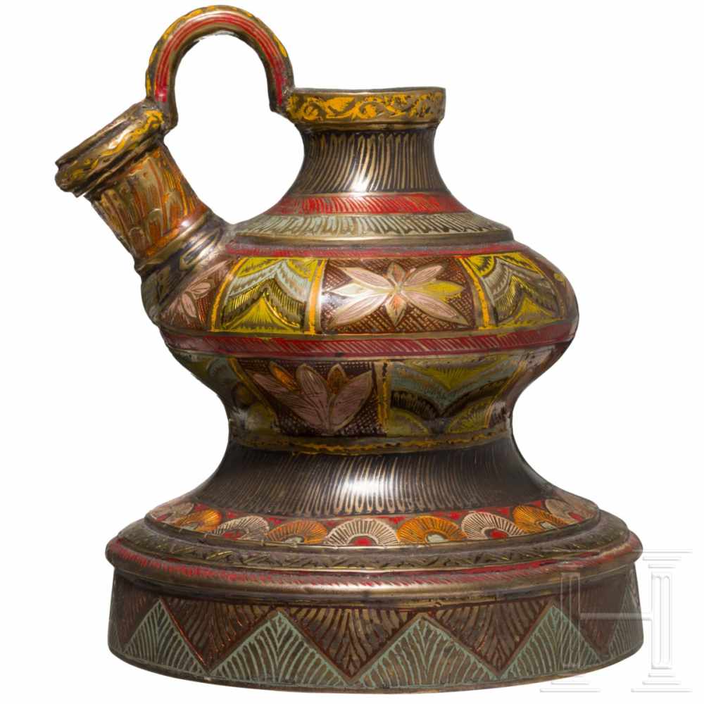 An Indian enameled Hookah-base, 19th centuryHohl gegossener, bauchiger Messingkorpus mit - Image 3 of 4