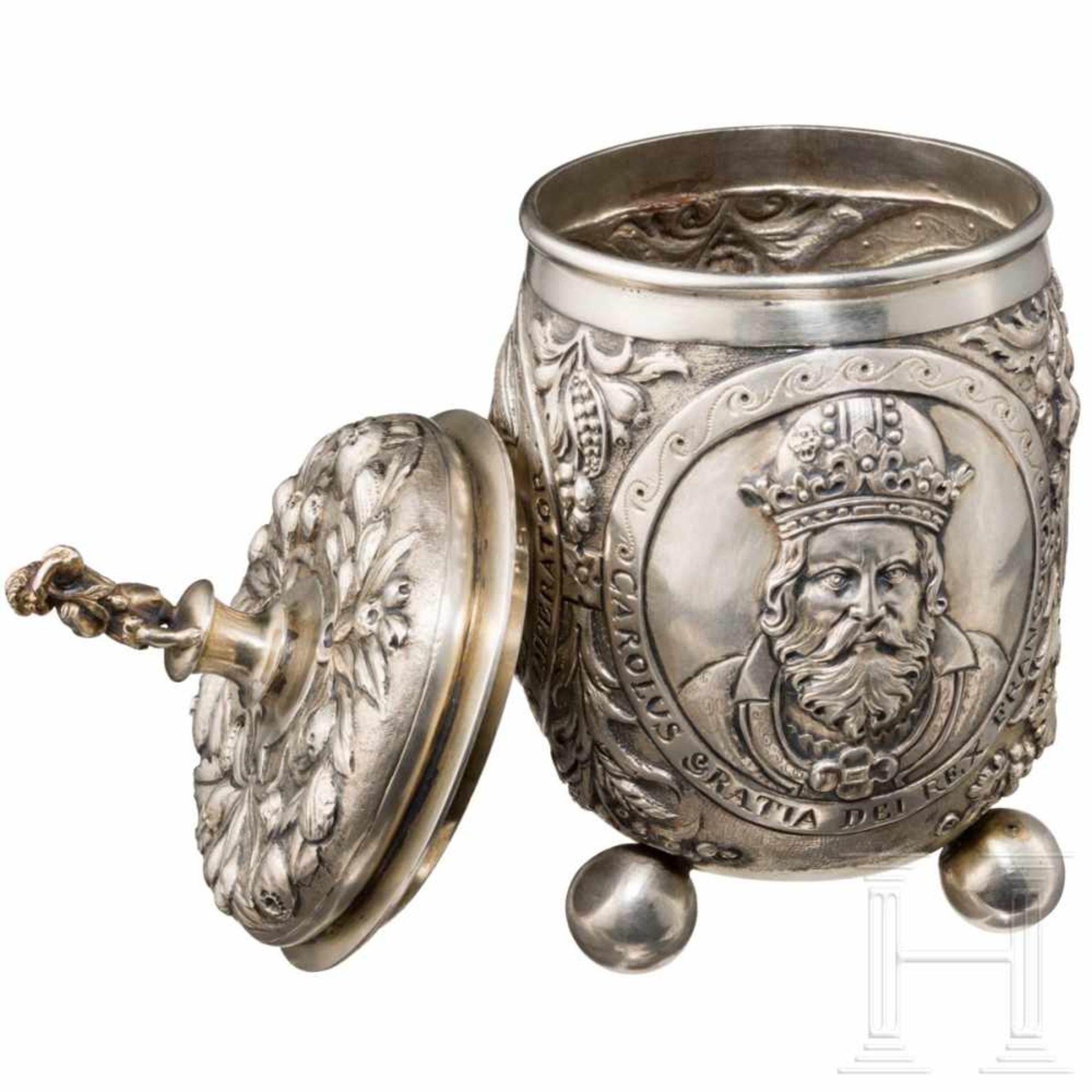 A silver beaker in 17th century Baroque style, Augsburg, circa 1870/80Reich reliefierter Becher - Bild 2 aus 4