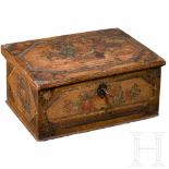 An Upper Swabian rural wooden box, 18th centuryPolychrom gefasstes, schauseitig mit feinen Blumen-
