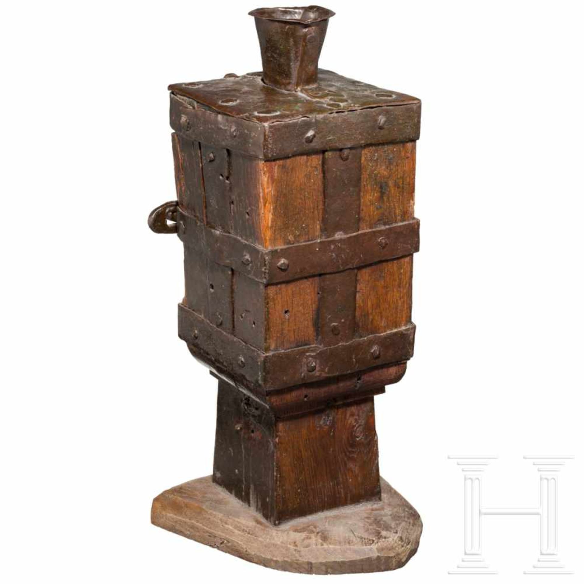 A dated South German iron mounted offertory box, 17th centuryOne door. Forged iron on strong - Bild 3 aus 3