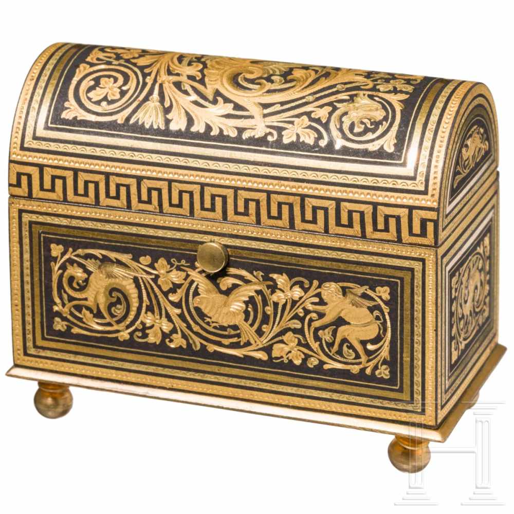 A very fine probably French gilded bronze box in Renaissance style decorations, circa 1900Auf vier - Image 2 of 4