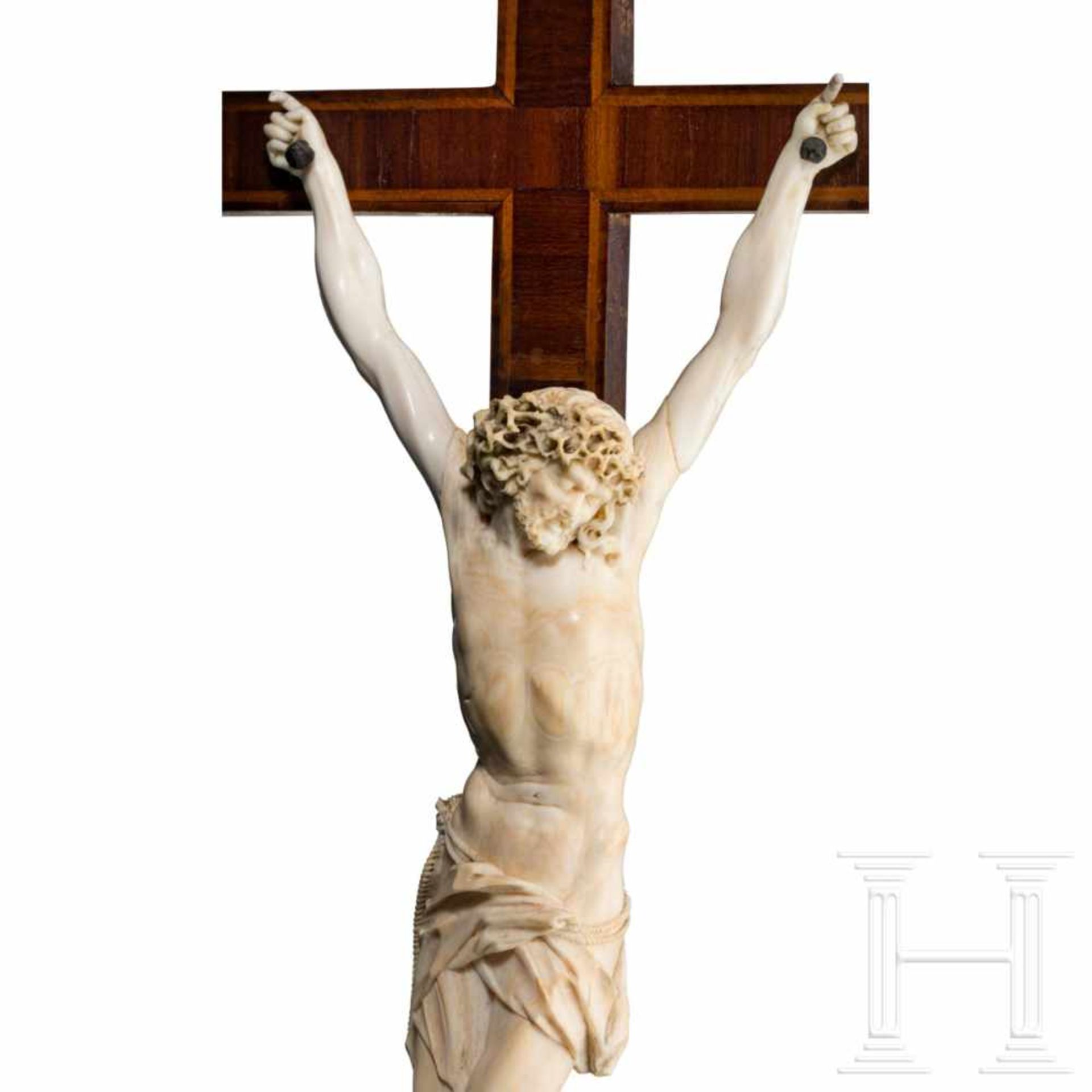 A South German Baroque crucifix, 17th centuryIvory and softwood body, partially carved and - Bild 4 aus 6