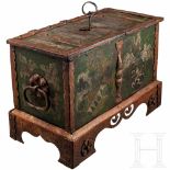 A large and painted Nurembergian iron casket, circa 1530/40Rechteckige Kassette aus Eisenblech,