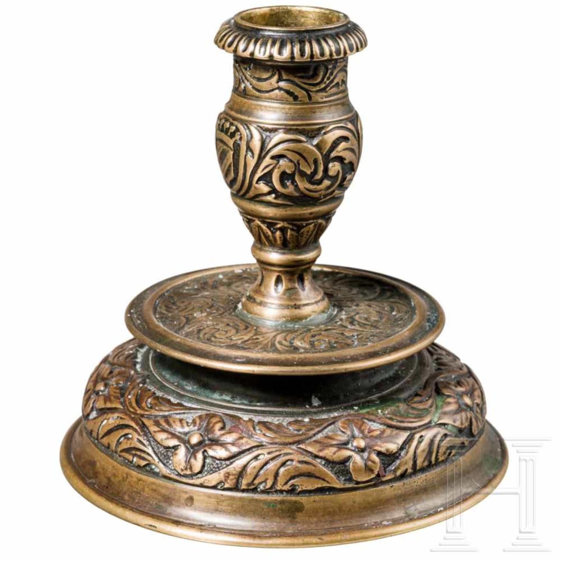 A Venetian bell-bottom bronze candlestick, mid-17th centuryZweiteilig gearbeiteter Leuchter aus - Bild 2 aus 2