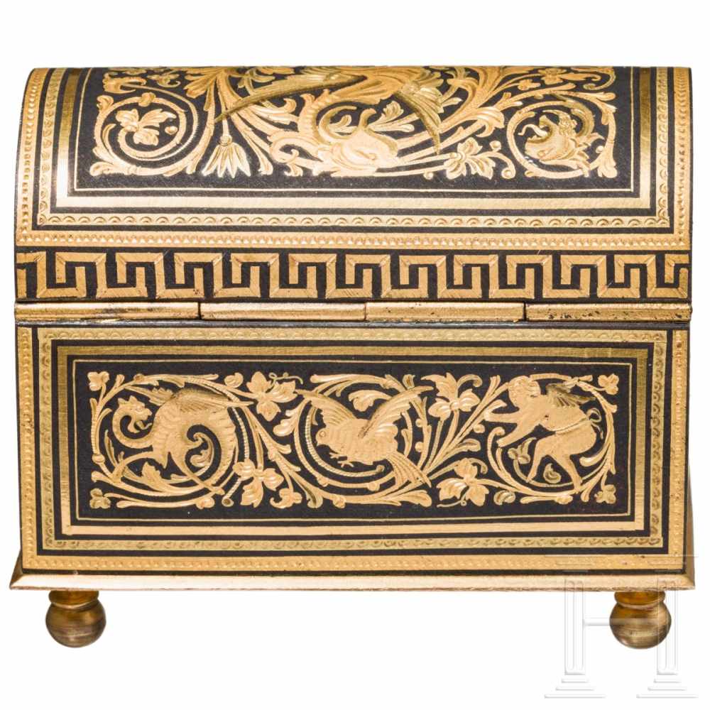 A very fine probably French gilded bronze box in Renaissance style decorations, circa 1900Auf vier - Image 3 of 4