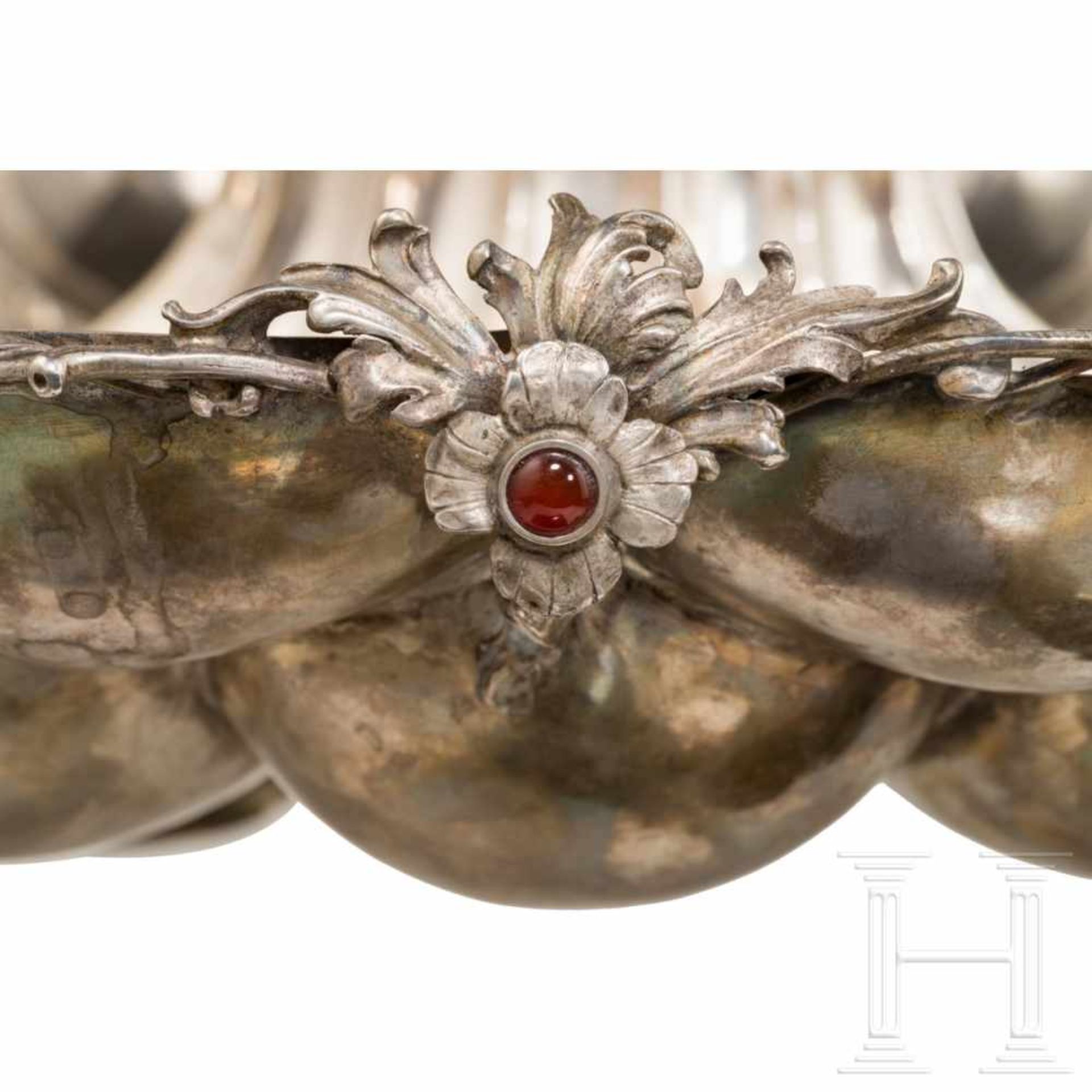 An imposing German table centrepiece with almandine cabochons, circa 1900Silver, the mark of - Bild 11 aus 12