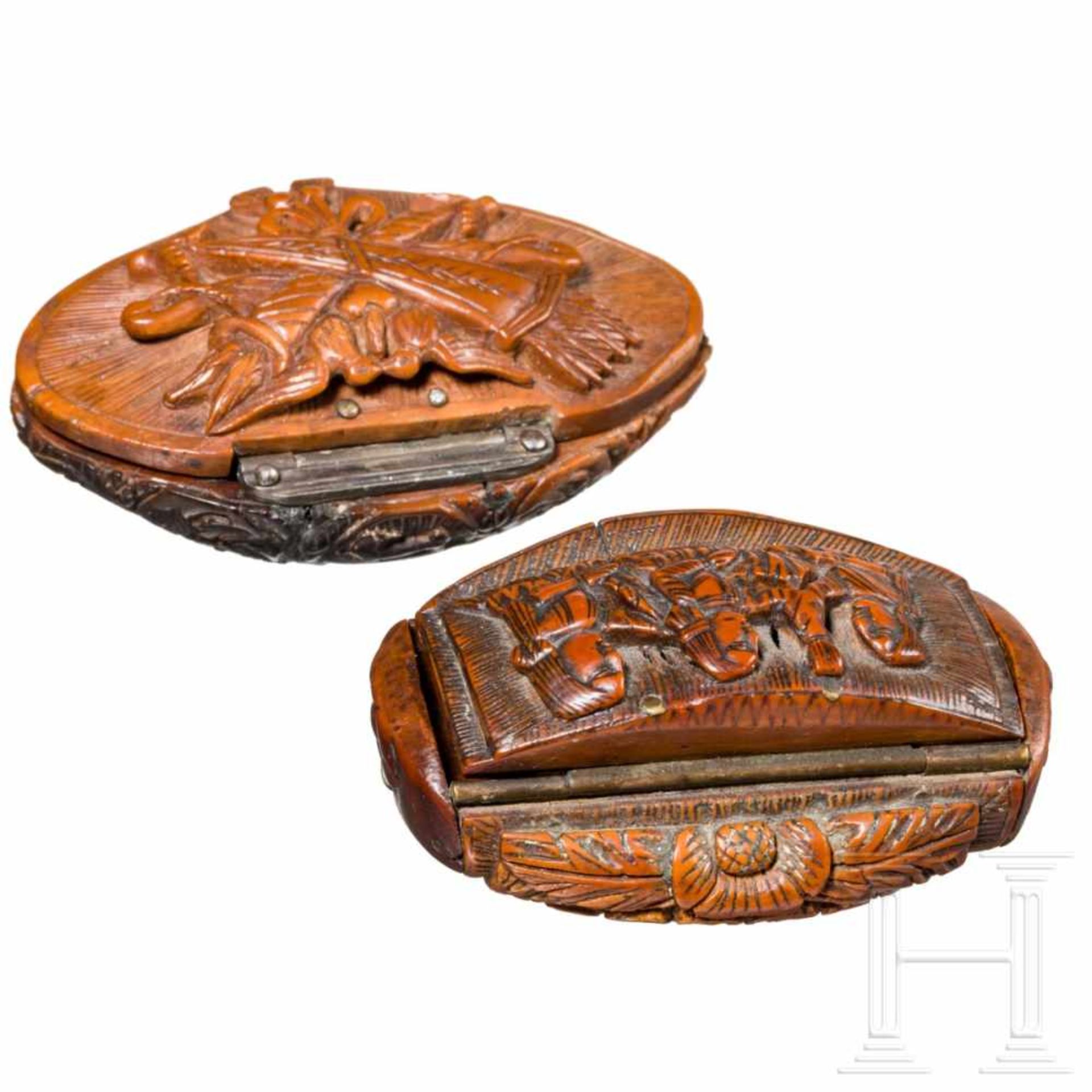 Two carved German boxwood snuff boxes, late 18th centuryTraces due to age and using. Partly restored - Bild 3 aus 4