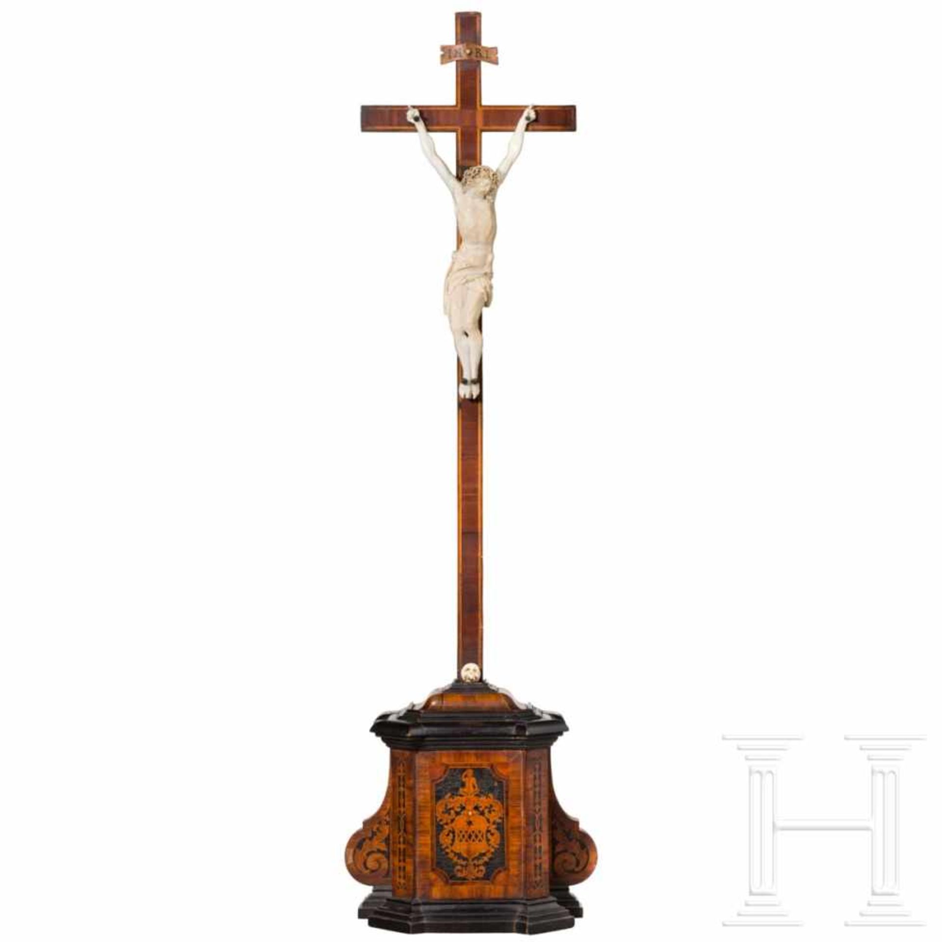 A South German Baroque crucifix, 17th centuryIvory and softwood body, partially carved and - Bild 2 aus 6