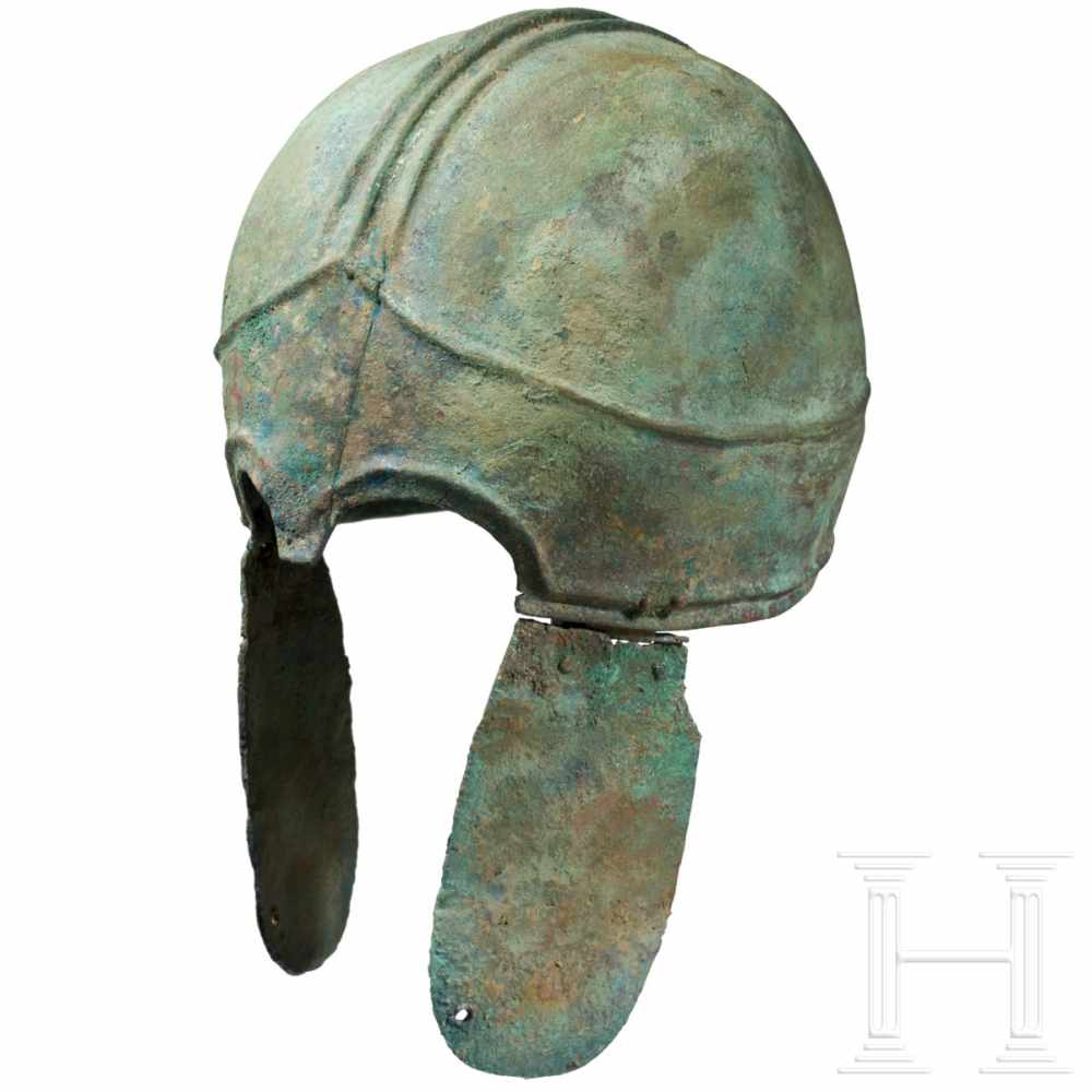 A pseudo-Chalcidian bronze helmet, northern Black Sea area, 4th century B.C.A bronze helmet from the - Image 4 of 4