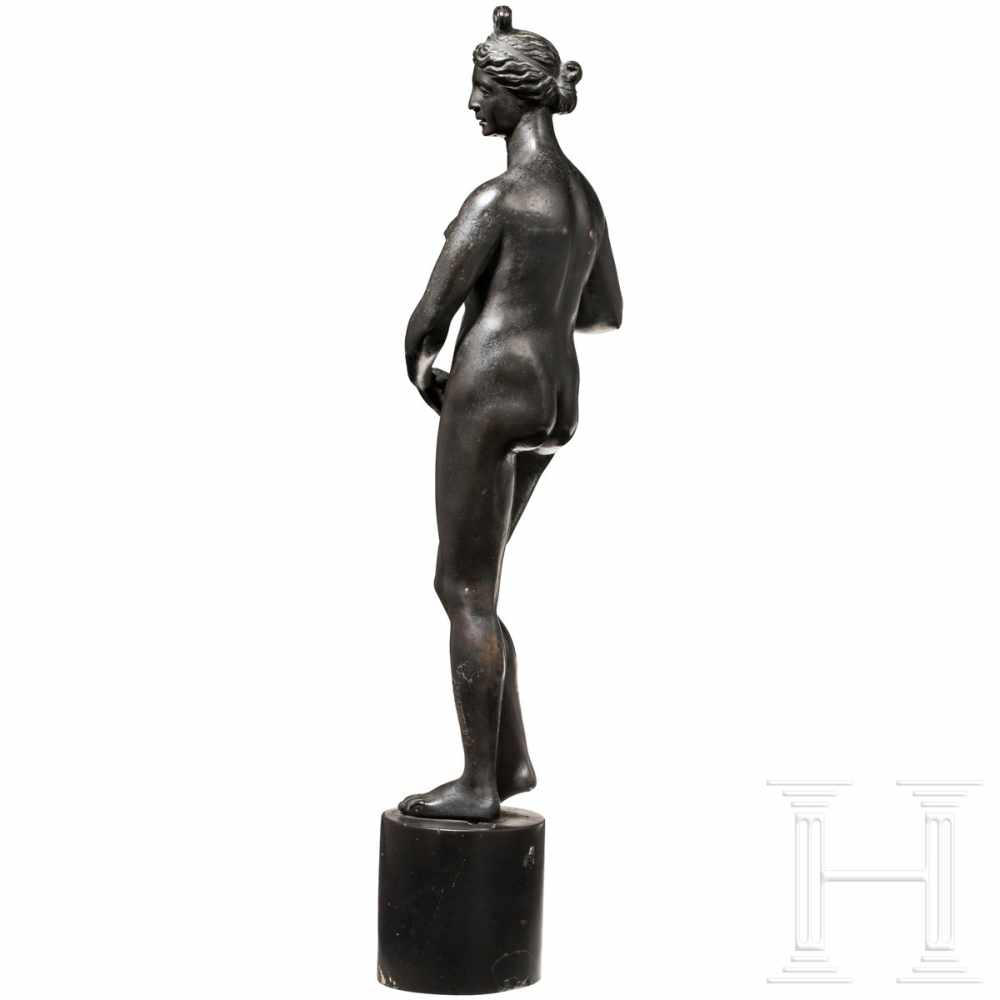 An Italian Renaissance bronze sculpture of a standing Venus, 17th centuryThe fully sculptured, - Image 2 of 4