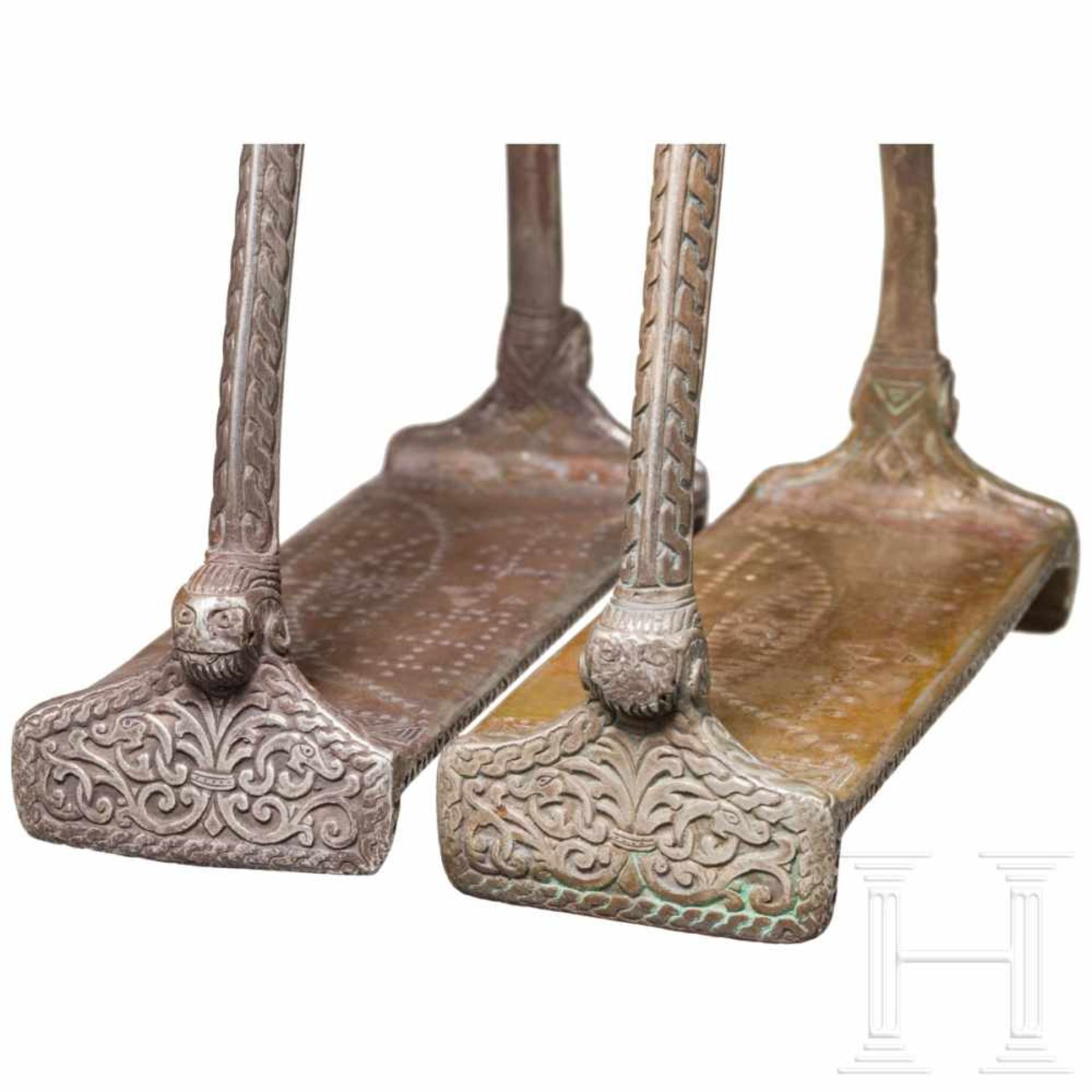 A pair of Northern or Eastern European silver Viking stirrups, circa 11th centuryA pair of high, - Bild 5 aus 7