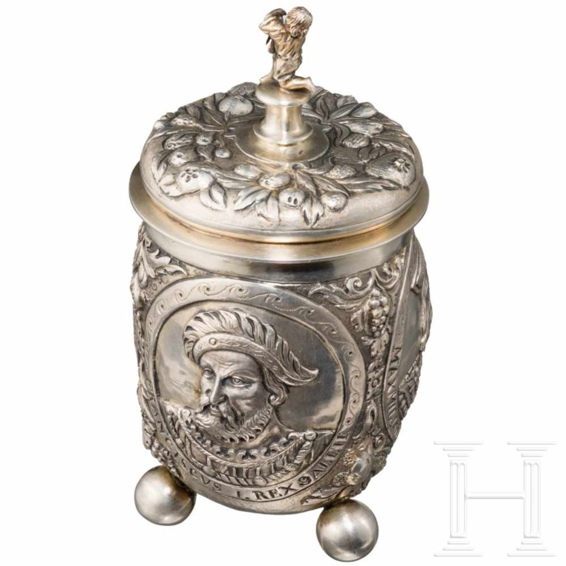 A silver beaker in 17th century Baroque style, Augsburg, circa 1870/80Reich reliefierter Becher - Bild 3 aus 4