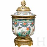A fine Japanese/French lidded vase, 19th centuryUnmarked, polychromely painted porcelain from Japan,