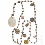 A southern German rosary, 19th centuryUngewöhnlich langer Rosenkranz mit filigran gearbeiteten