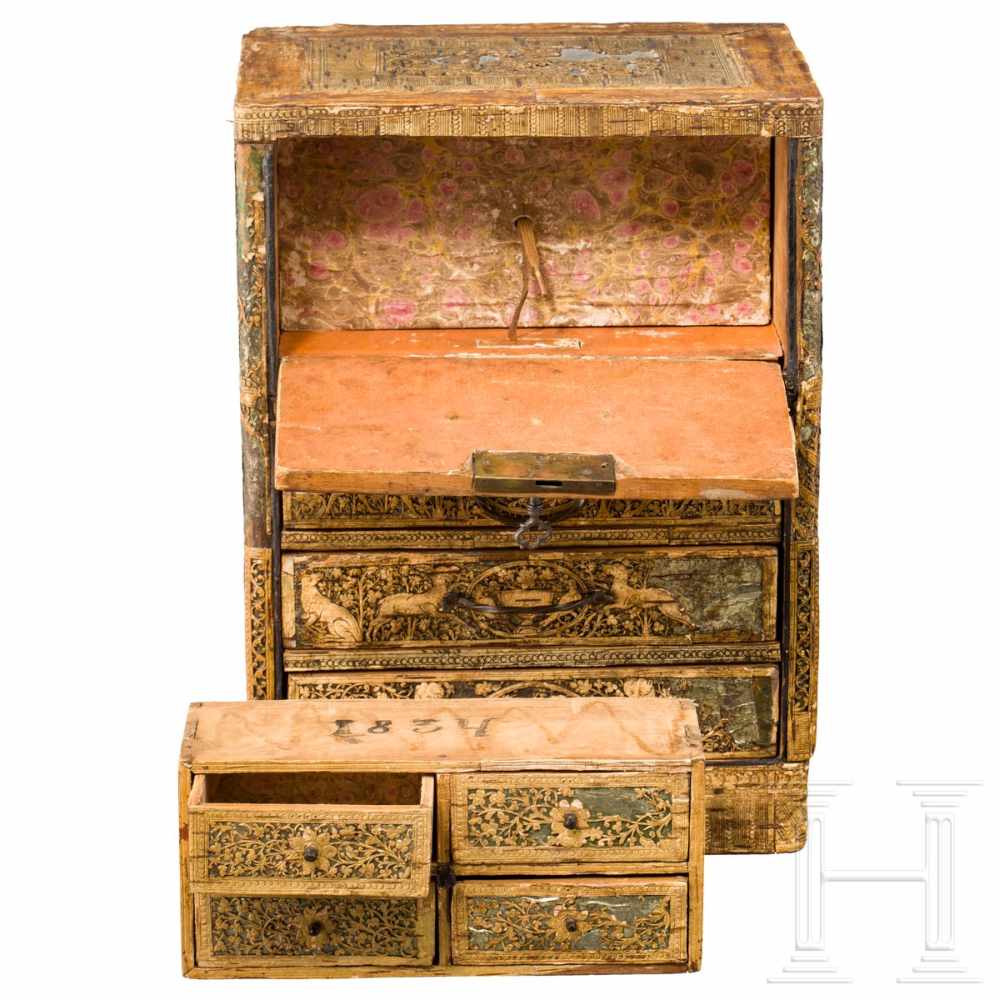 A Persian cabinet-case covered in birch bark, dated 1834Hochrechteckiger Holzkorpus mit fein - Image 2 of 4