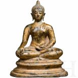 A gold lacquered bronze Buddha, South East AsiaHohl gegossene Bronze mit Goldlackfassung.