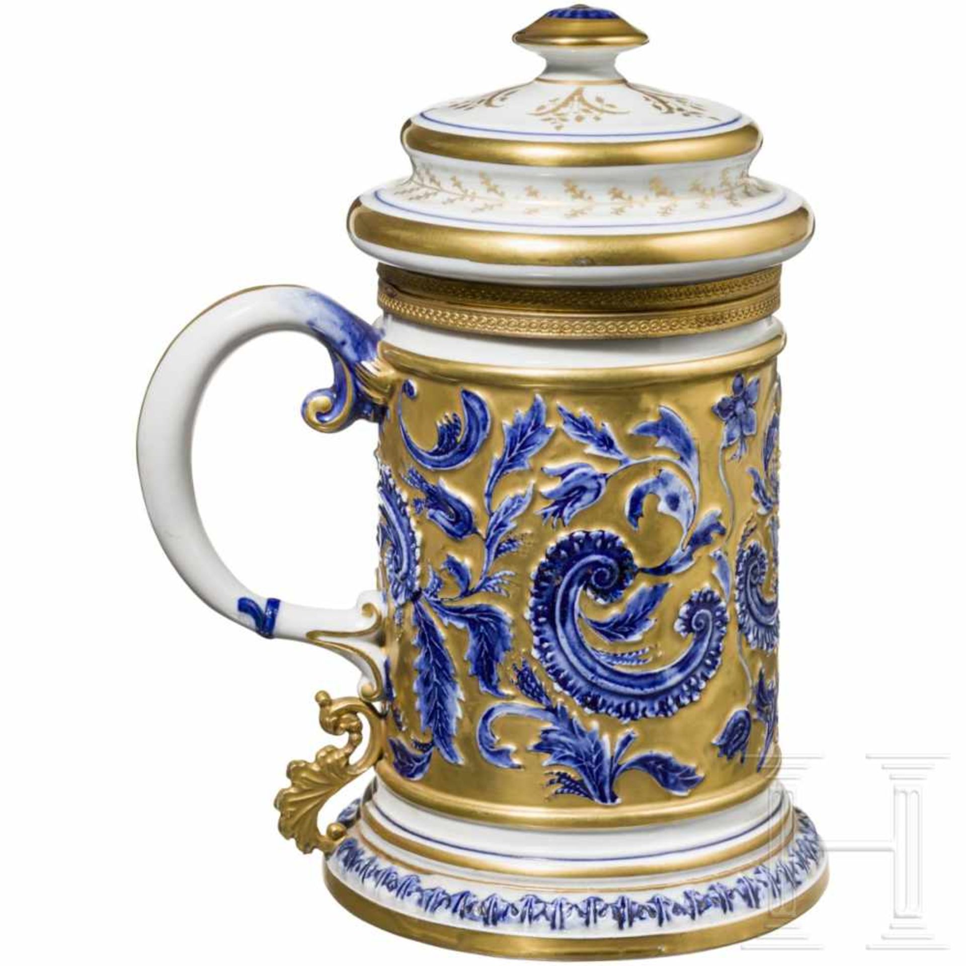 A large and magnificent French jug with porcelain lid, Sèvres, 19th centuryZylindrischer - Bild 2 aus 4