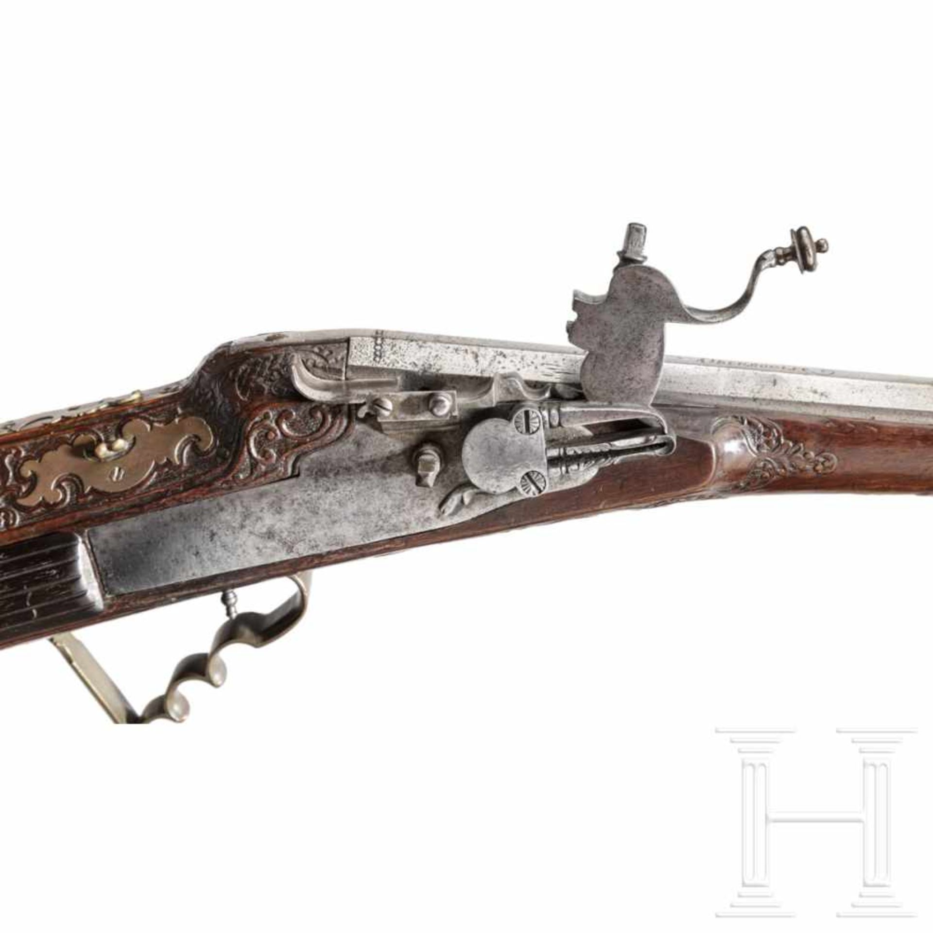 An Austrian wheellock rifle by J.Oberkogler, Linz, circa 1730A rifled octagonal barrel in calibre 13 - Bild 3 aus 4