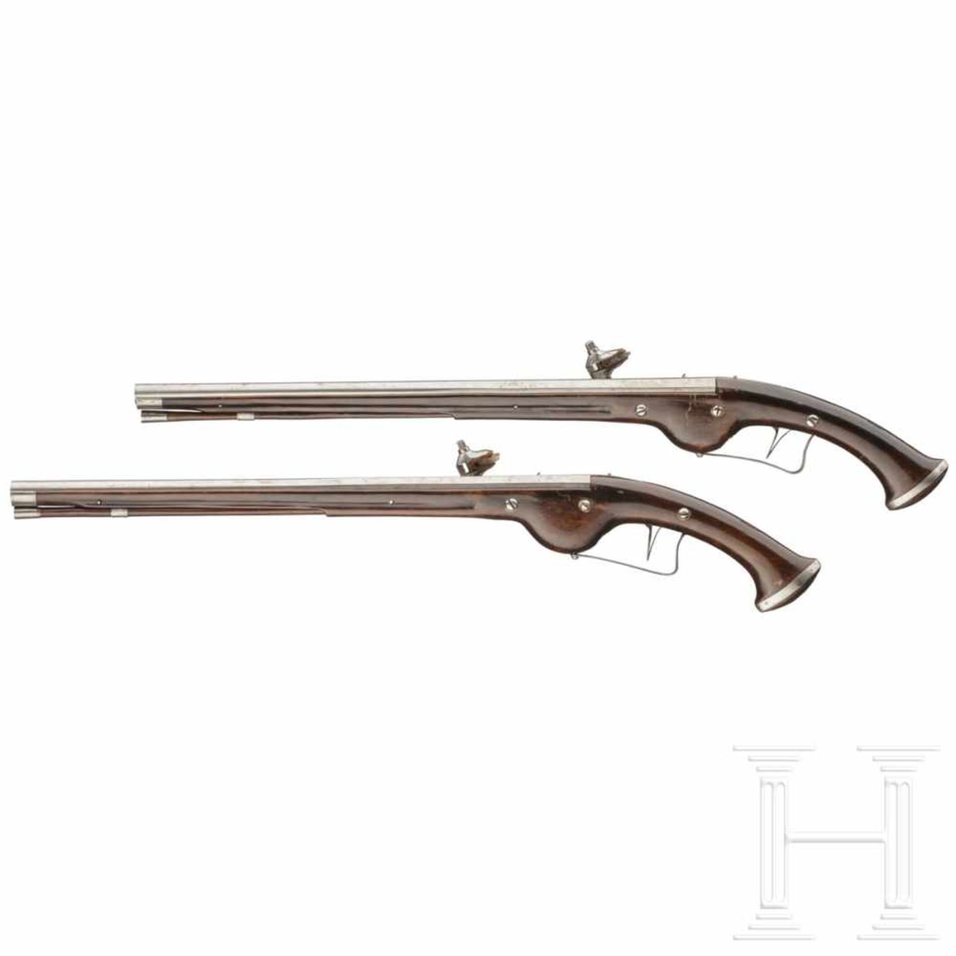A pair of long Dutch military wheellock pistols, circa 1650The smooth barrels octagonal, turning - Bild 3 aus 7