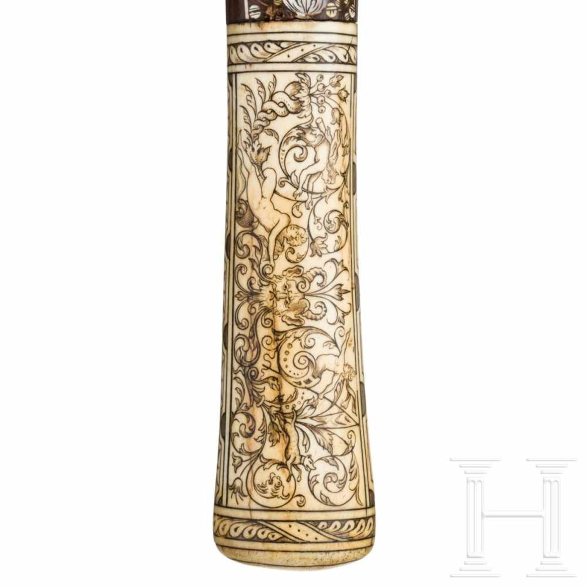 A rare Cieszyn flintlock war hammer with lavish bone inlays, circa 1720The sturdy, curved, - Bild 13 aus 13
