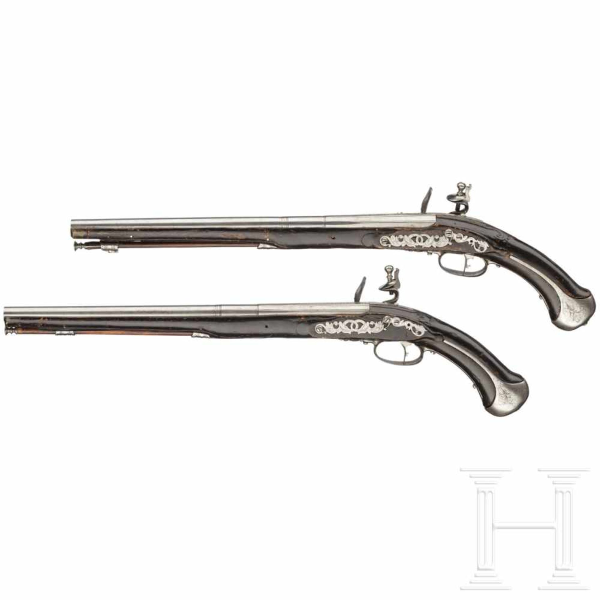 A pair of flintlock pistols, Giovanni Fondrino of Padua, circa 1680The barrels with fluting at the - Bild 2 aus 5