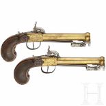 A pair of Belgian percussion pistols with spring-loaded bayonets, circa 1800Glatte Oktagonalläufe