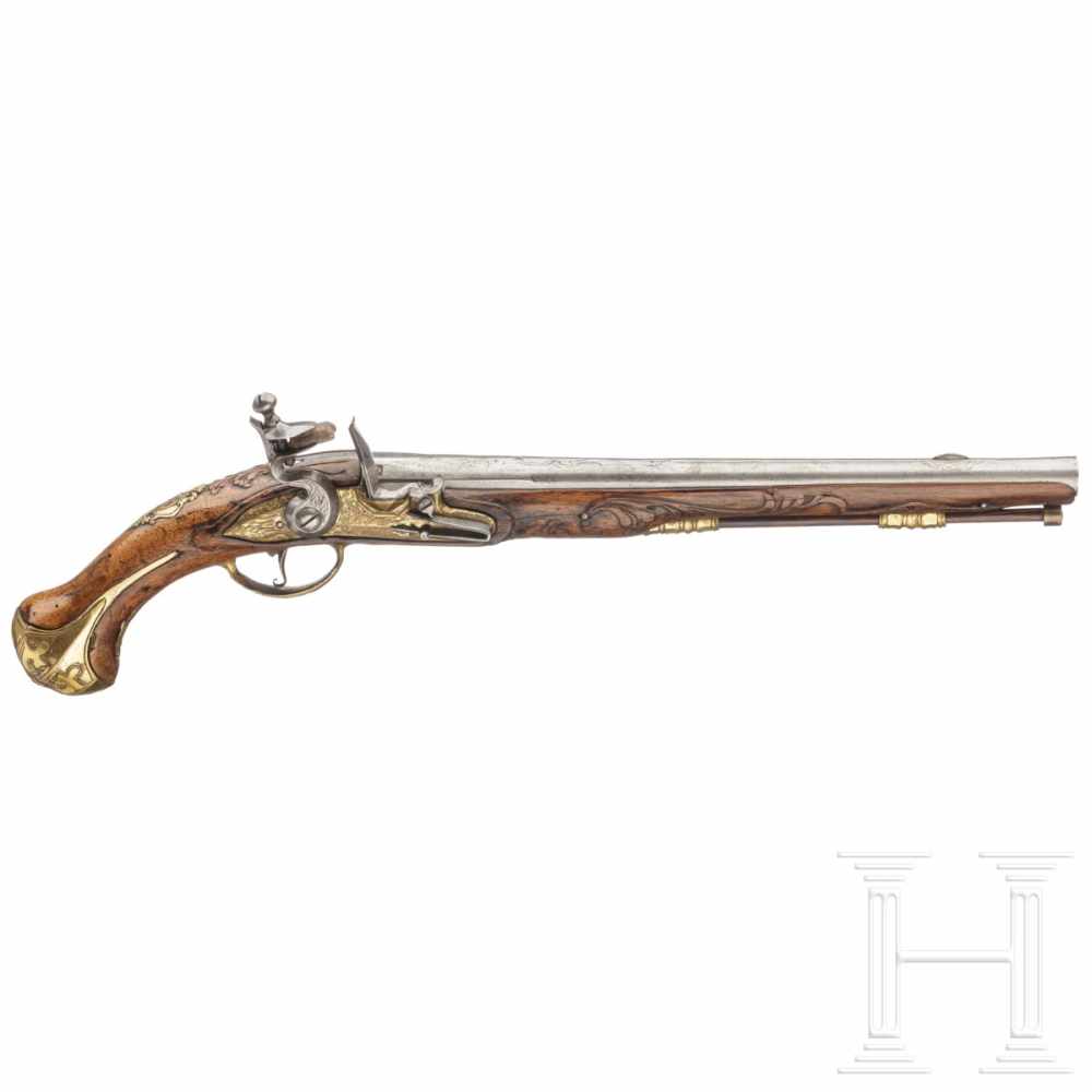 A flintlock holster pistol by Francois Mercier in Liege, circa 1730Glatter Lauf im Kaliber 15 mm,