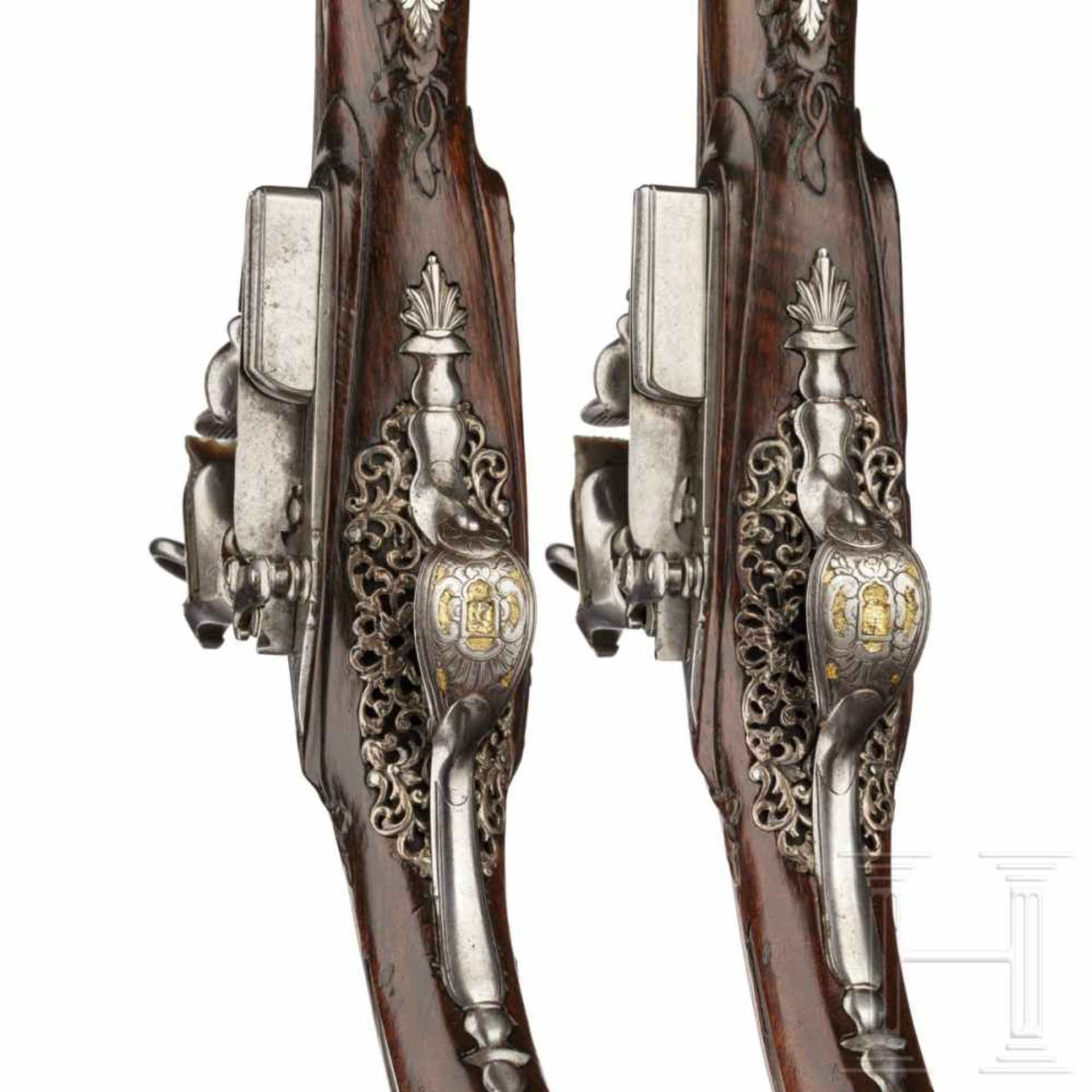 A pair of North Spanish, silver-mounted miquelet pistols, late 18th centuryOctagonal barrels turning - Bild 8 aus 9
