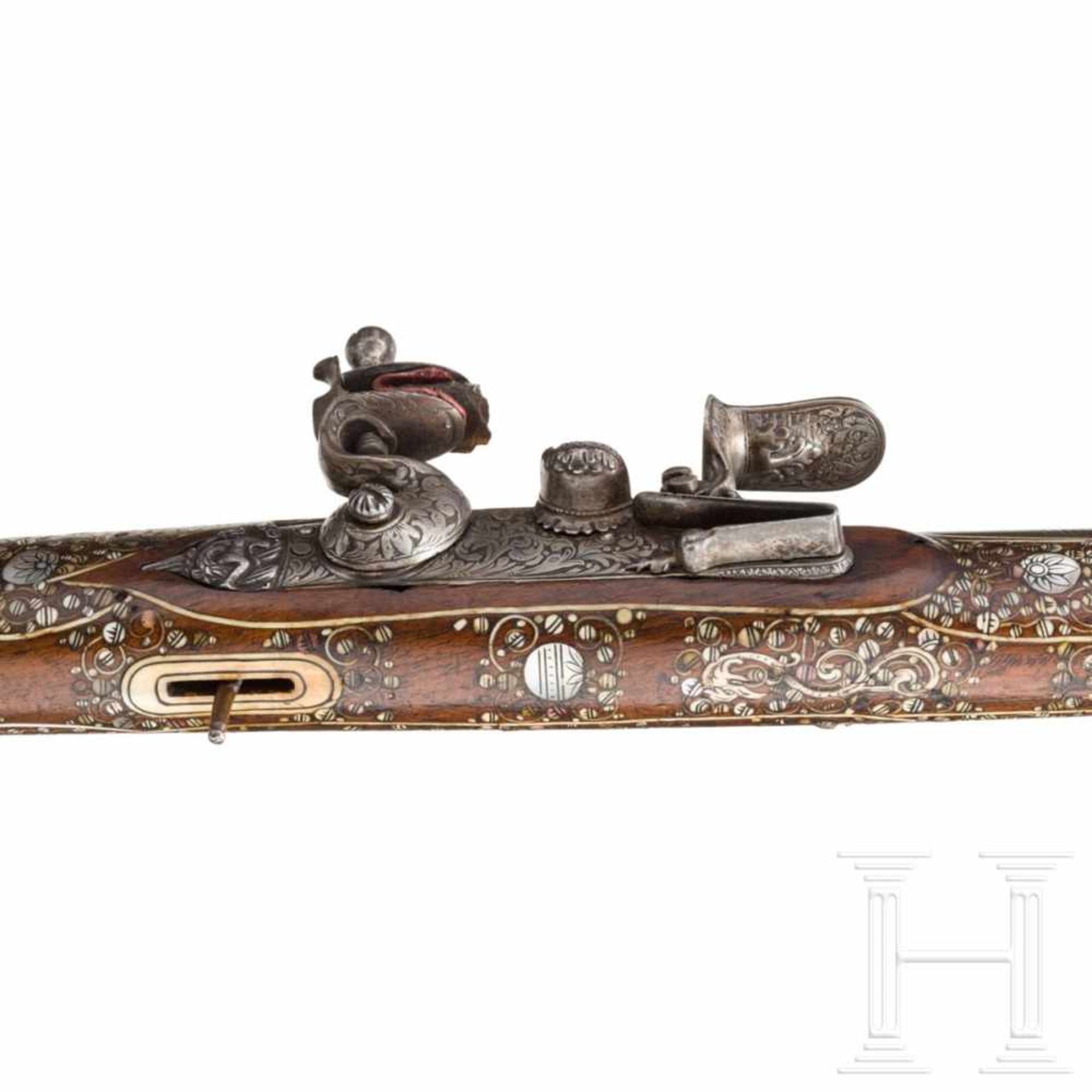 A rare Cieszyn flintlock war hammer with lavish bone inlays, circa 1720The sturdy, curved, - Bild 12 aus 13