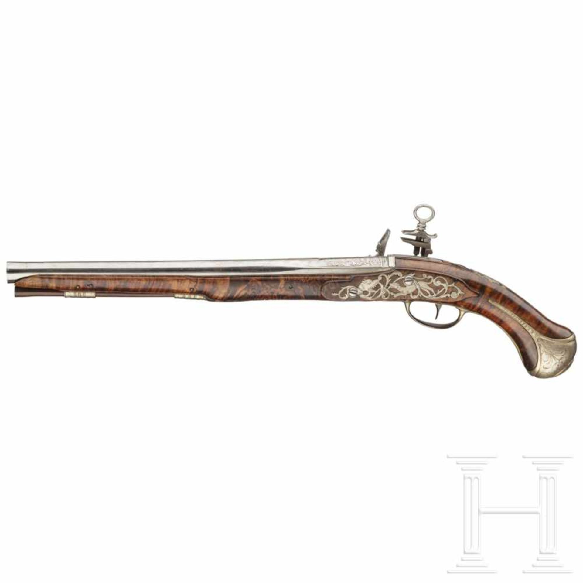 A long Italian Miquelet pistol, ca. 1710Glatter Lauf mit angesenkter Mündung im Kaliber 15 mm, - Bild 2 aus 5