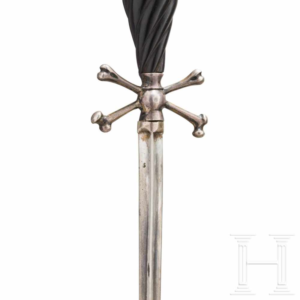 A Belgian freemason's dagger, circa 1850Dreikantige, gekehlte Klinge aus Silber, in einer - Image 4 of 4