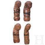 Four carved wooden kris hilts, Java and Madura, ca. 1900Jeweils floral und ornamental fein