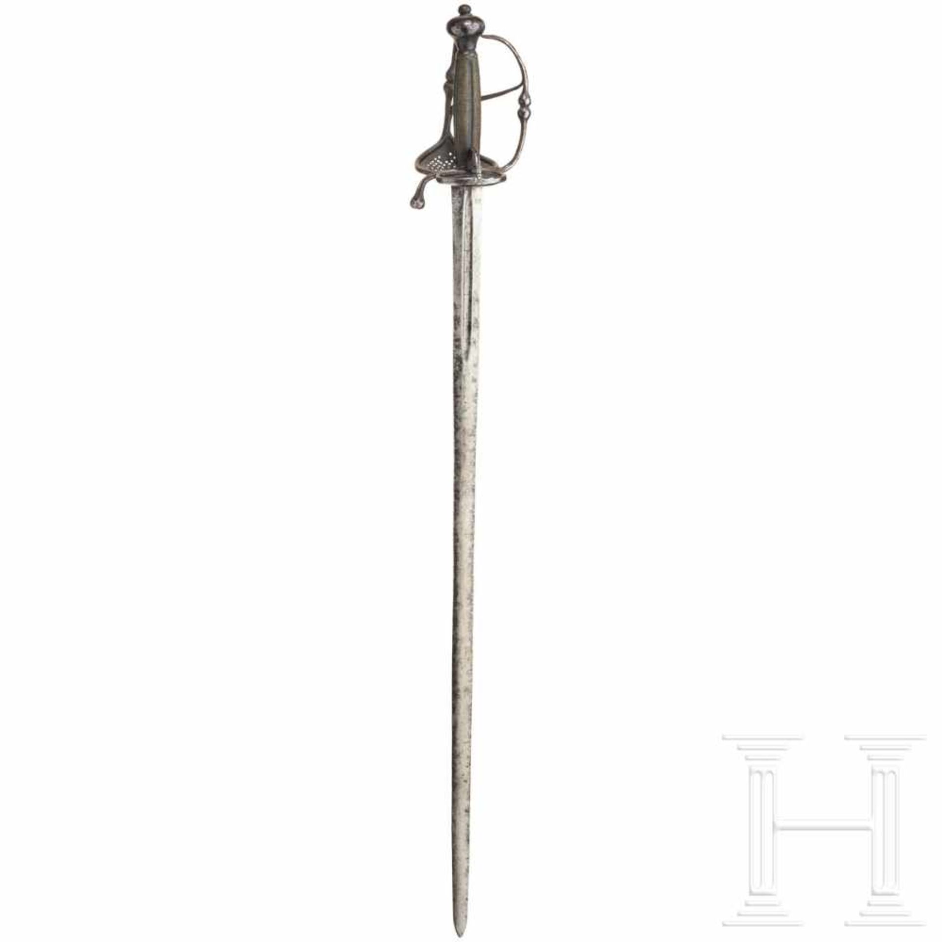 A German campaign sword, circa 1650Schlanke zweischneidige Klinge mit kurzen Hohlkehlen, darin - Bild 2 aus 3