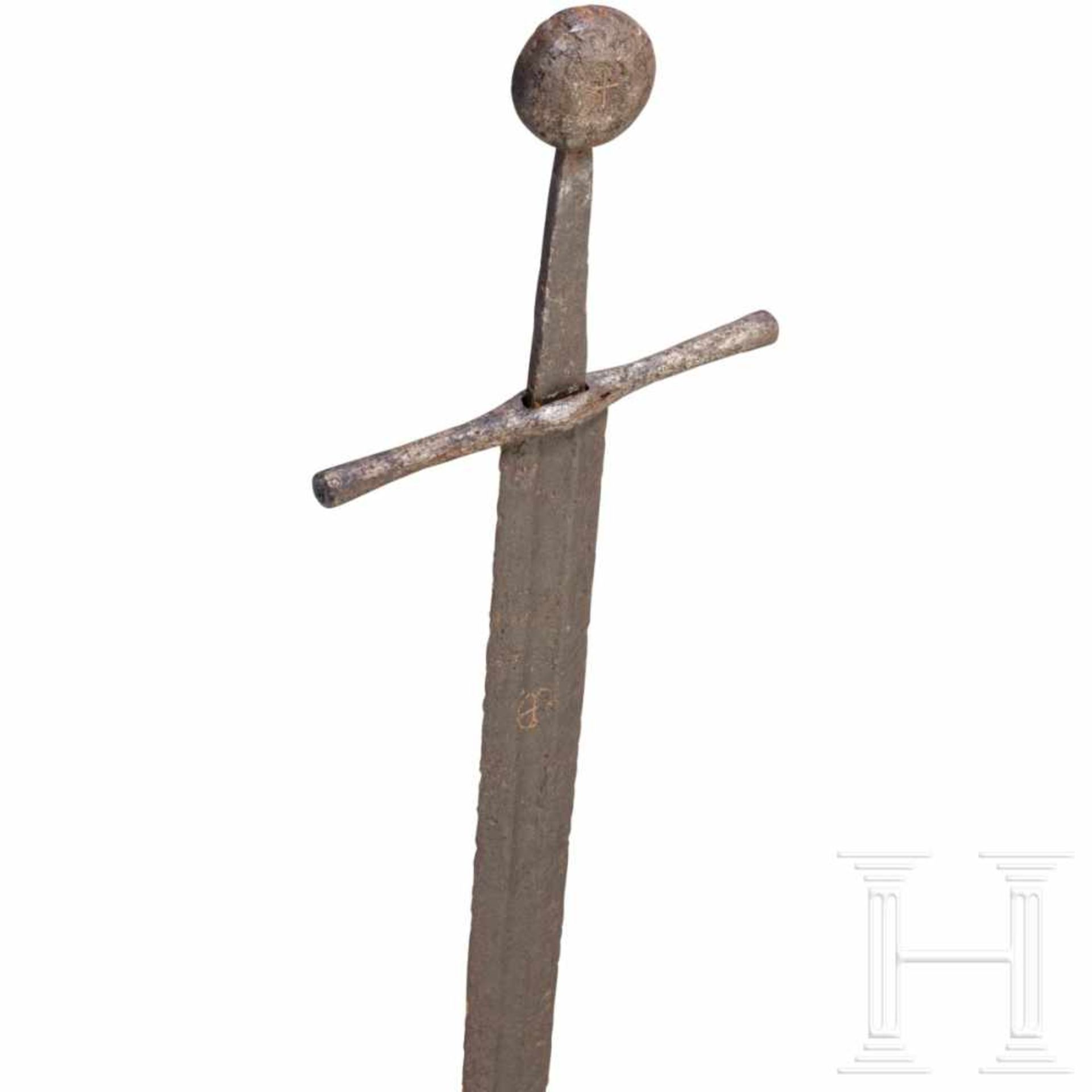 A German sword with disc pommel, circa 1300Sturdy, double-edged blade with long fuller on either - Bild 4 aus 8